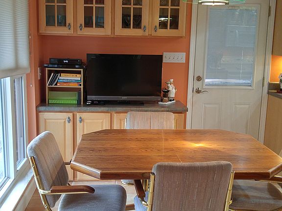 Kitchen entrance from garage