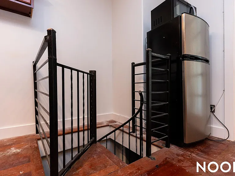 184 Jefferson St #1B — Photo 11