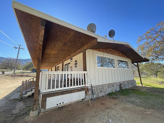 3rd image of 28 Poplar Ln