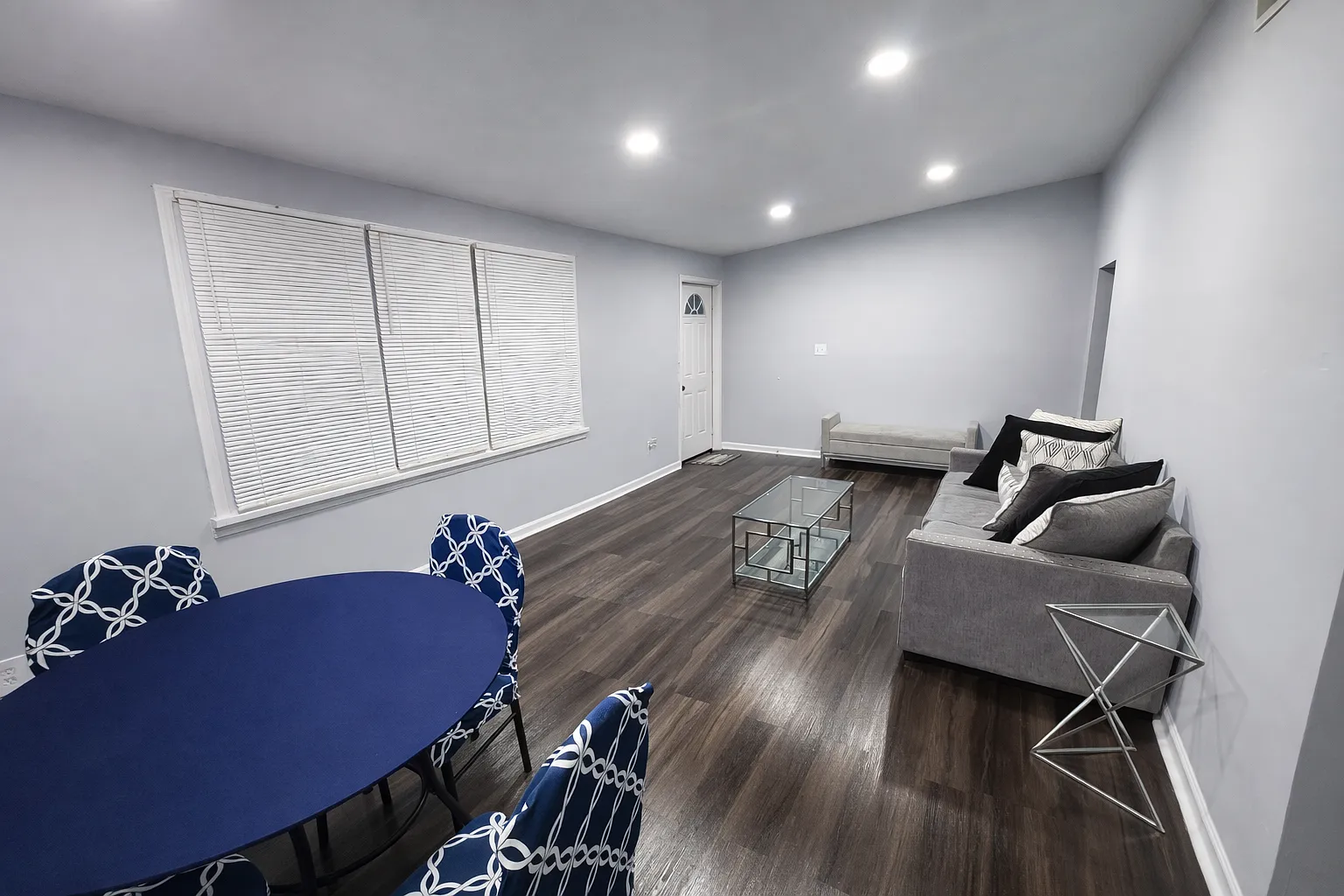 4 bed, 2.5 bath, 1250 sqft, $2,700 — Photo 3