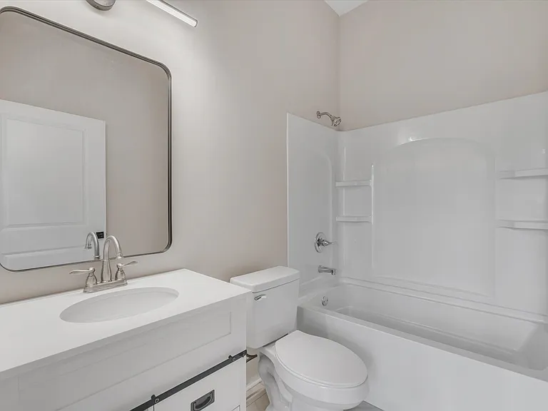 400 N Main St #403 — Photo 2