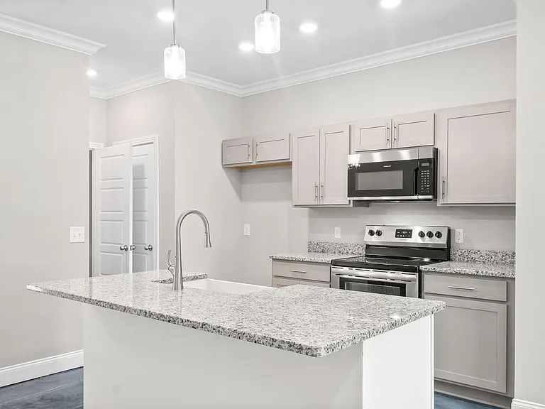 1305 Dodd St — Photo 7