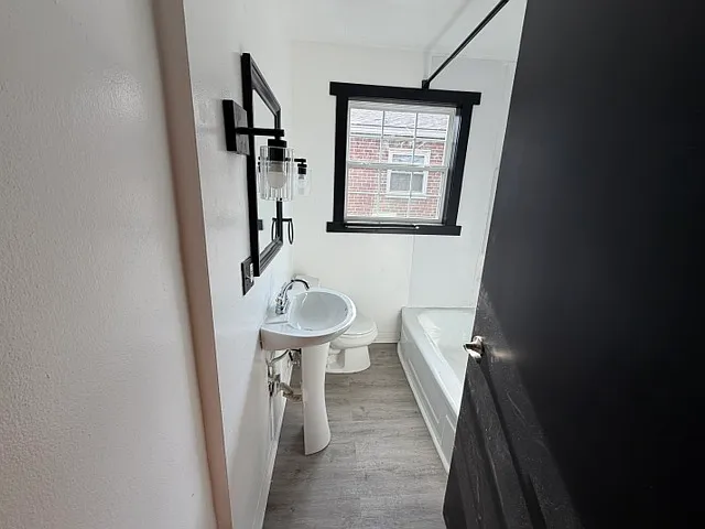1465 W 7th Ave #A — Photo 14