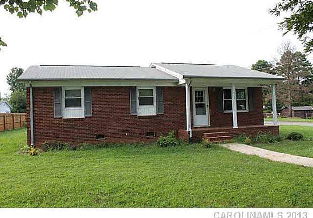 1st image of 909 Iris Dr