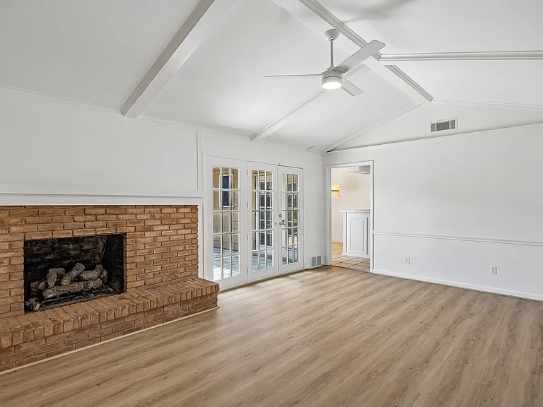 3566 Princess Ln — Photo 9