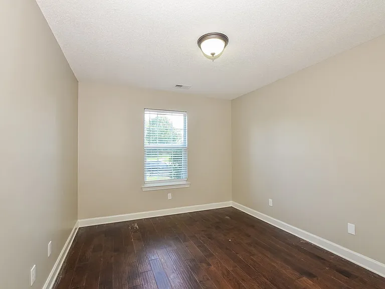 5714 Kingsman Dr — Photo 13
