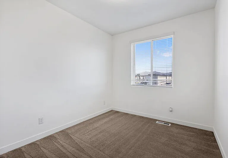 868 W 480 S #MAIN FLOOR MASTER — Photo 22