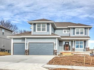 2804 SE Nottingham Dr, Lees Summit, MO 64063
