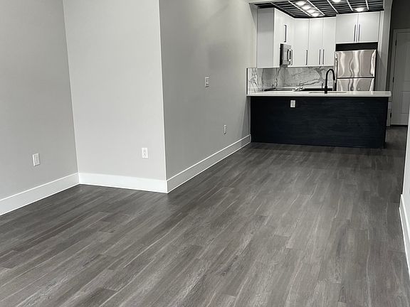 4th image of 3462 J St #303