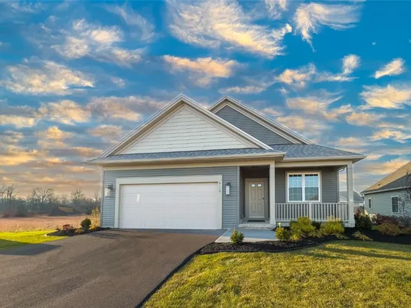 6110 Caleb Ct, Farmington, NY 14425