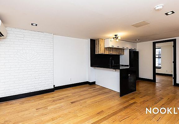 4th image of 298 Gates Ave #1A