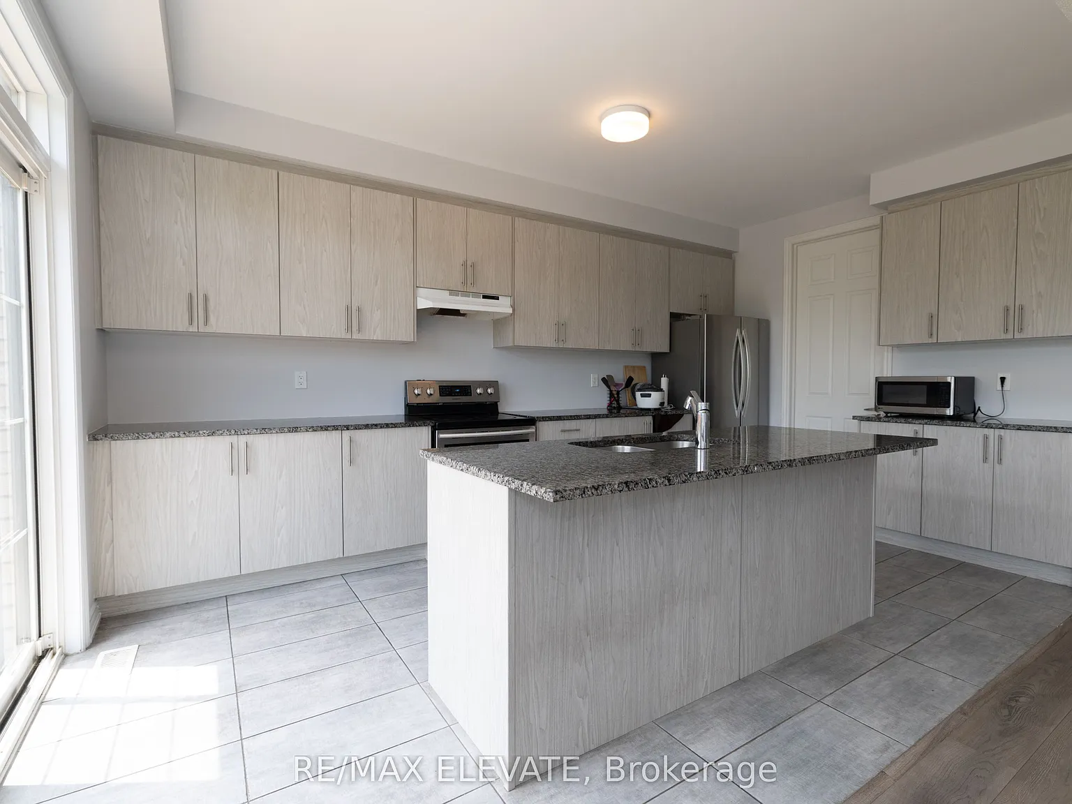 4 bed, $3,100 — Photo 4
