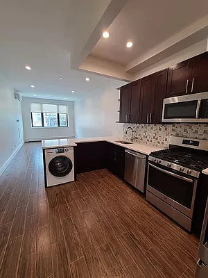 Rented by Bouklis Group | media 12