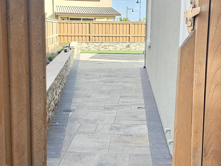 17584 Capricorn Ct — Photo 10