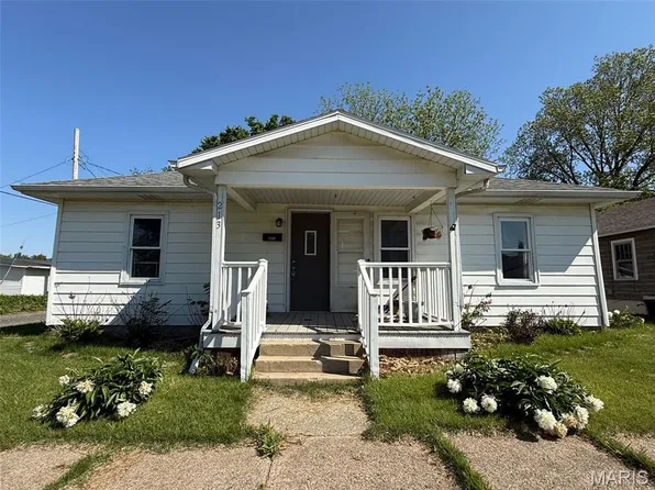 213 W Saint Clair St, Vandalia, IL 62471