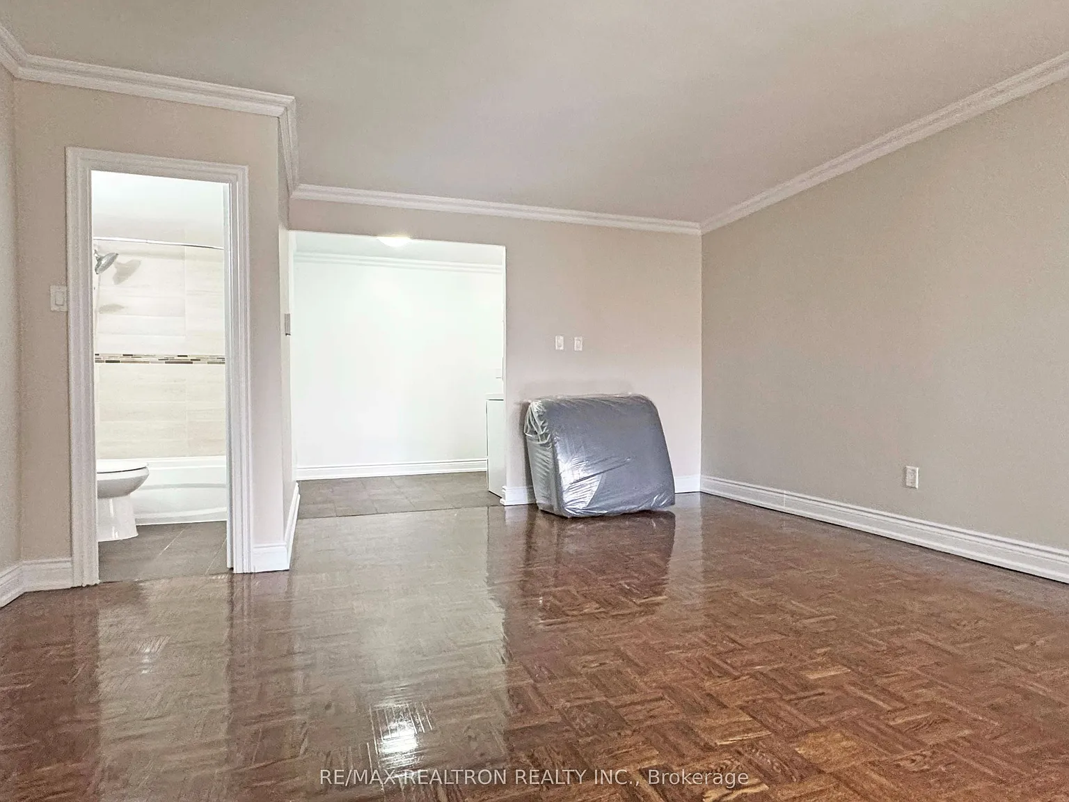 Studio, $2,095 — Photo 4
