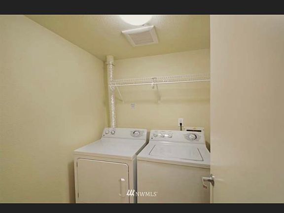 3rd image of 9805 Avondale Rd NE APT T154