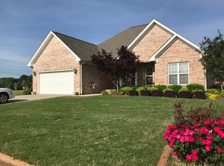 2412 Village Dr, Muscle Shoals, AL 35661