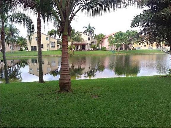 4th image of 18430 NW 11th St Unit 18430