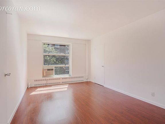 4th image of 100 La Salle St #7D