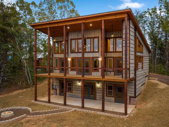 240 River Overlook Dr, Copperhill, TN 37317