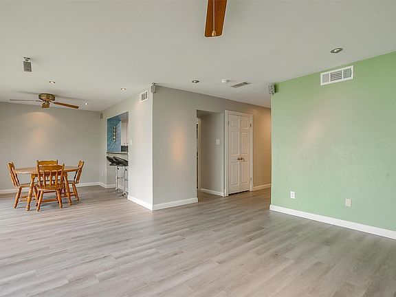 5th image of 390 Driftwood Ct APT 3B