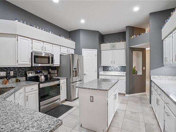 5th image of 405 Deer Pointe Cir