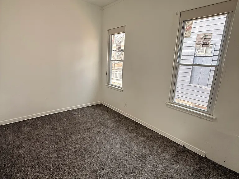 1107 E Frye Ave — Photo 7