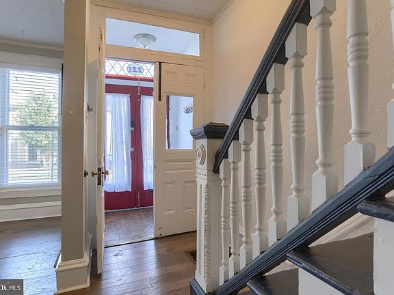 4th image of 221 Verbeke St