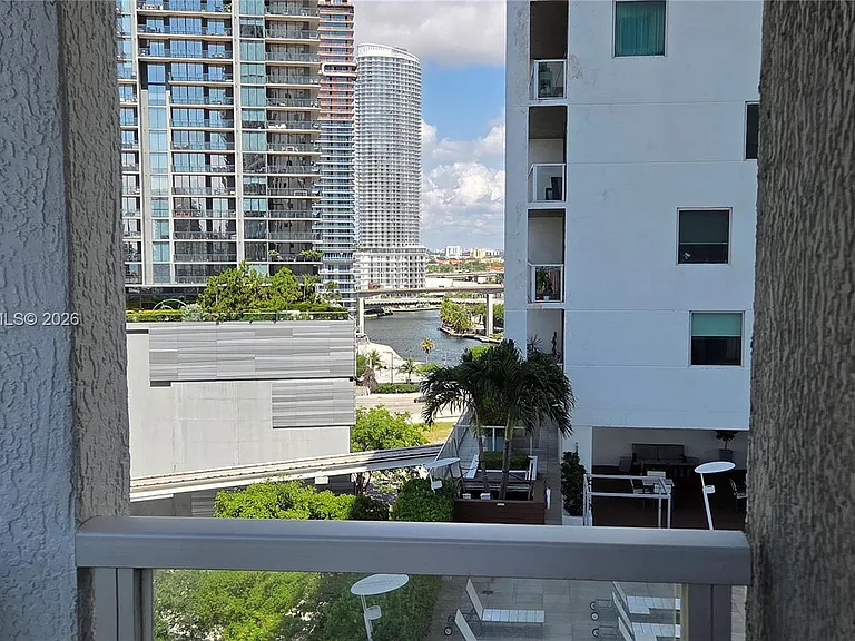 500 Brickell Ave #1410 — Photo 25