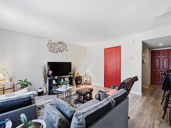 5th image of 1482 Lakewood Rd W