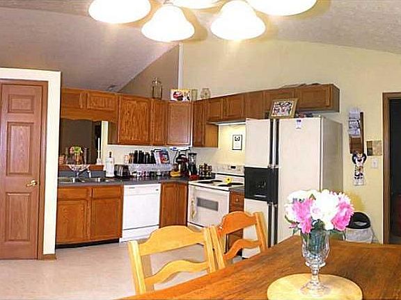 5th image of 542 Waterford Way