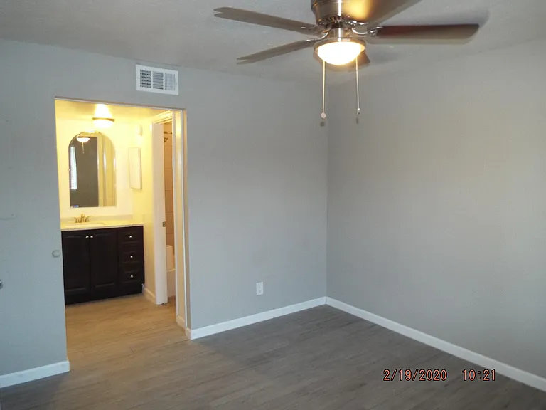 804 W 2nd St #C — Photo 3