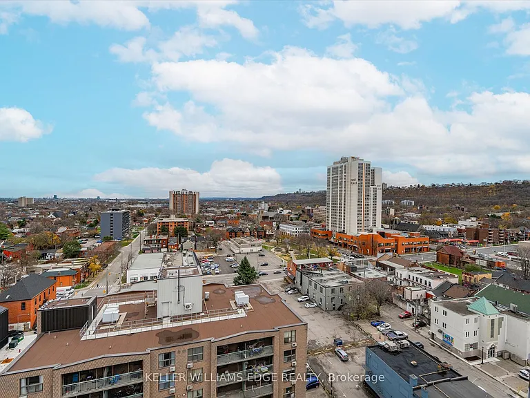 212 King William St E #418 — Photo 35