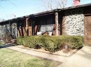 6413 Walnut Valley Dr, High Ridge, MO 63049