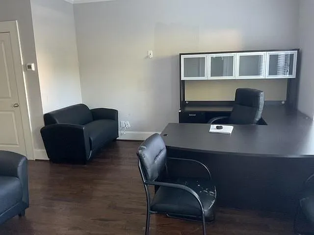 3 bed, 3.5 bath, 2652 sqft, $4,000 — Photo 4