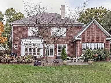129 Page Rd — Photo 1