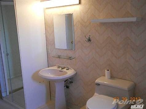 5th image of 4447 Broadway