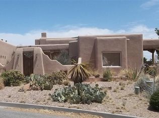2572 Sandia Loop NE, Rio Rancho, NM 87144