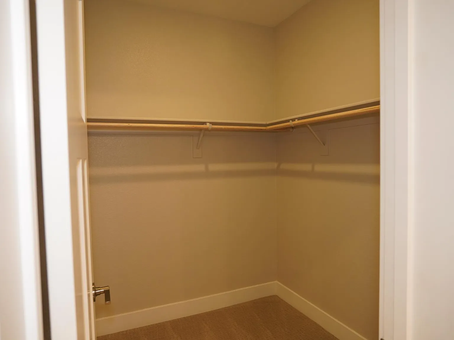 561 Oakdale Way — Photo 3
