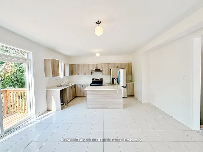 10 Baycroft Blvd — Photo 5