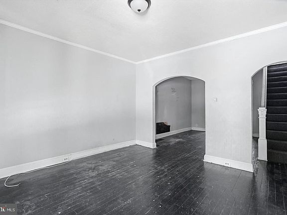 3rd image of 3823 Belair Rd