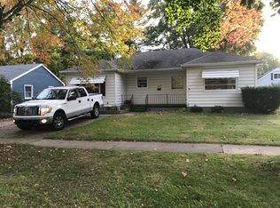 417 S Locust St, Wayland, MI 49348