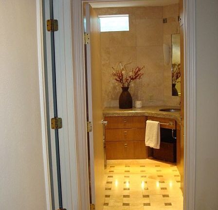 4th image of 8002 Westover Dr