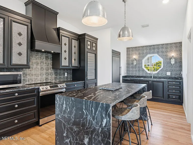 149 Beachside Dr — Photo 16