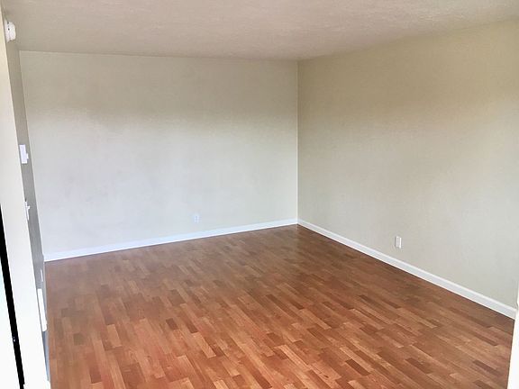 5th image of 616 W 4th Ave #15