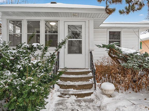 3rd image of 1019 Cumberland St