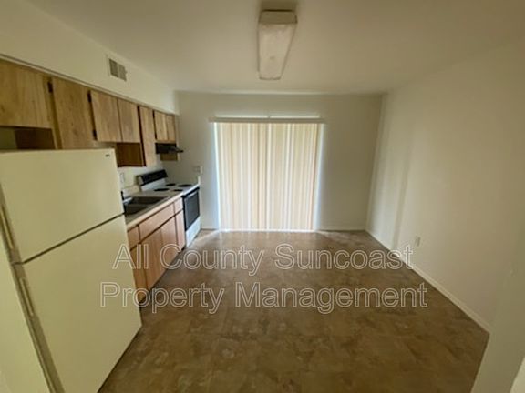 4th image of 7601 35th St N APT D