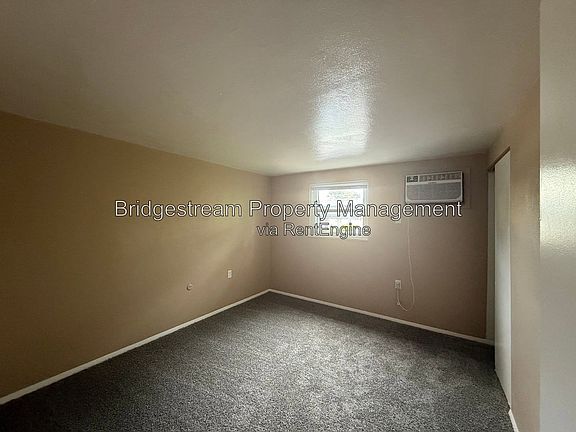 5th image of 156 Forest St