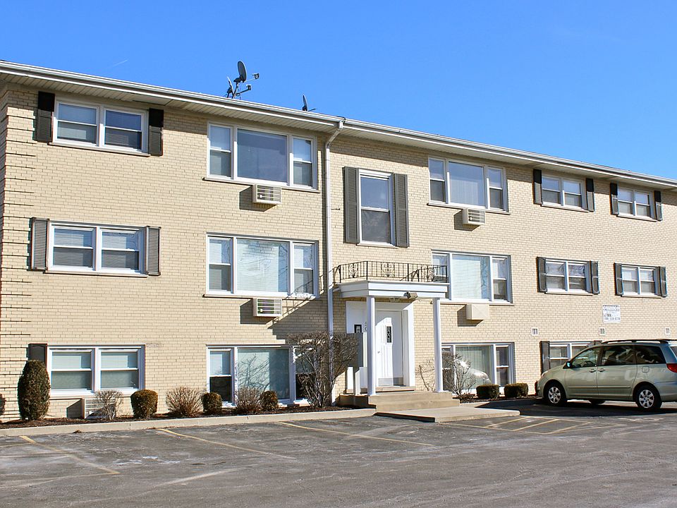 1st image of 4932 N Leonard Dr Unit 1B
